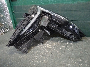 GEELY ATLAS фара правая 7051051200 2024г. арт.1304411 LED