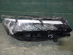 GEELY COOLRAY фара правая 7051048400 2024г. арт.1331835 LED