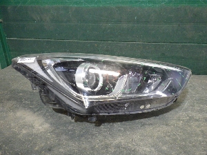 HYUNDAI SANTA FE фара правая 921022W510
2017г. арт.1333884 галоген