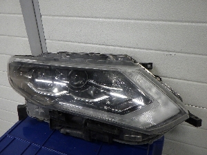 NISSAN X-TRAIL фара правая 260106FP8B 2021г. арт.1335957 LED