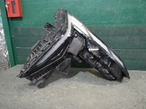 GEELY ATLAS фара правая 7051052300 2024г. арт.1444115 LED