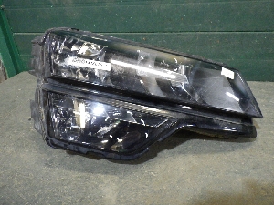 SKODA KAROQ  фара правая 57B941016A 2020г. арт.1448615 галоген