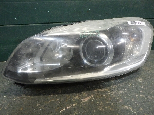 VOLVO XC60 фара левая 31698812 2017г. арт.1463472 ксенон Уценка