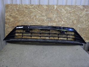 VOLKSWAGEN TIGUAN  решетка бампера переднего центральная 5NA853677H041 2019г. арт.1470487