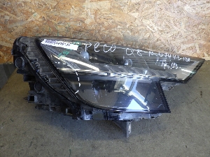 AUDI Q8 фара правая 4M8941784 2021г. арт.1478339 LED