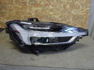 VOLVO XC60 фара правая 32133553 2018г. арт.1488338 LED
