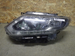 NISSAN X-TRAIL фара левая 260604CC1C 2017г. арт.1494846 галоген