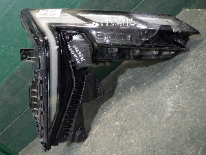 GEELY ATLAS фара правая 7051051200 2024г. арт.1496260 LED