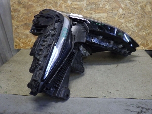 GEELY ATLAS фара правая 7051052300 2024г. арт.1505626 LED