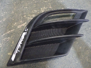 MAZDA 3 облицовка фары противотуманной левой BBP850C21C 2010г. арт.1511535