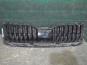 SKODA OCTAVIA облицовка радиатора 5E0853653C041 2019г. арт.1524113