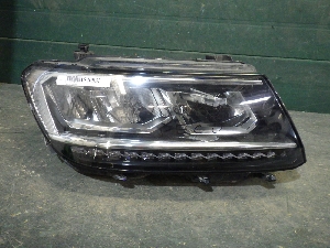 VOLKSWAGEN TIGUAN фара правая 5NB941774E 2020г. арт.1540933 LED