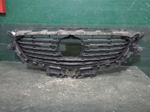 MAZDA 6 решетка облицовки радиатора G46L50712A 2015г. арт.1569910