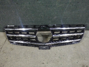 MERCEDES ML CLASS решетка облицовки радиатора A16688009859040 2013г. арт.1583015