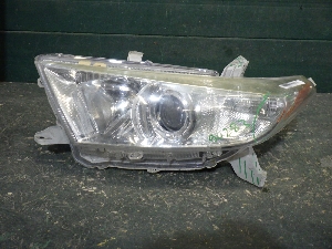TOYOTA HIGHLANDER фара левая 8117048A30 2011г. арт.1590283 галоген