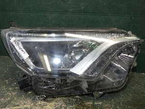 TOYOTA RAV4 фара правая 8113042650 2016г. арт.1609893 галоген