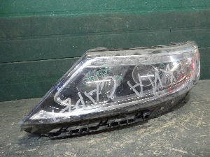 KIA SORENTO фара левая 921012P550 2015г. арт.1647380 галоген