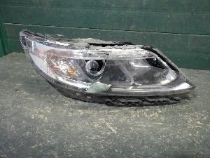 KIA SORENTO фара правая 921022P550 2015г. арт.1647402 ксенон