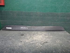 TOYOTA RAV4 молдинг двери задка 768020R070 2022г. арт.1664279